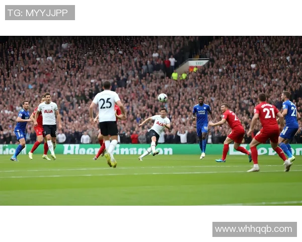 足球明星失利瞬间的真实写照与情感反应解析